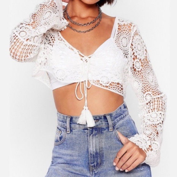 Nasty Gal Tops - ⭐️Gorgeous White Crochet Crop Top